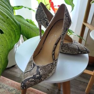Snakeskin print pumps